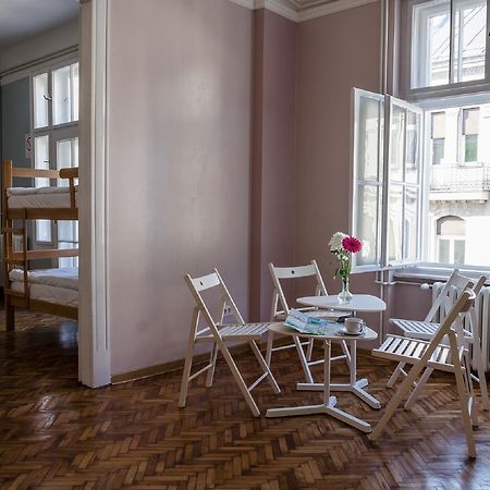 Roommates Hostel Beograd Eksteriør bilde