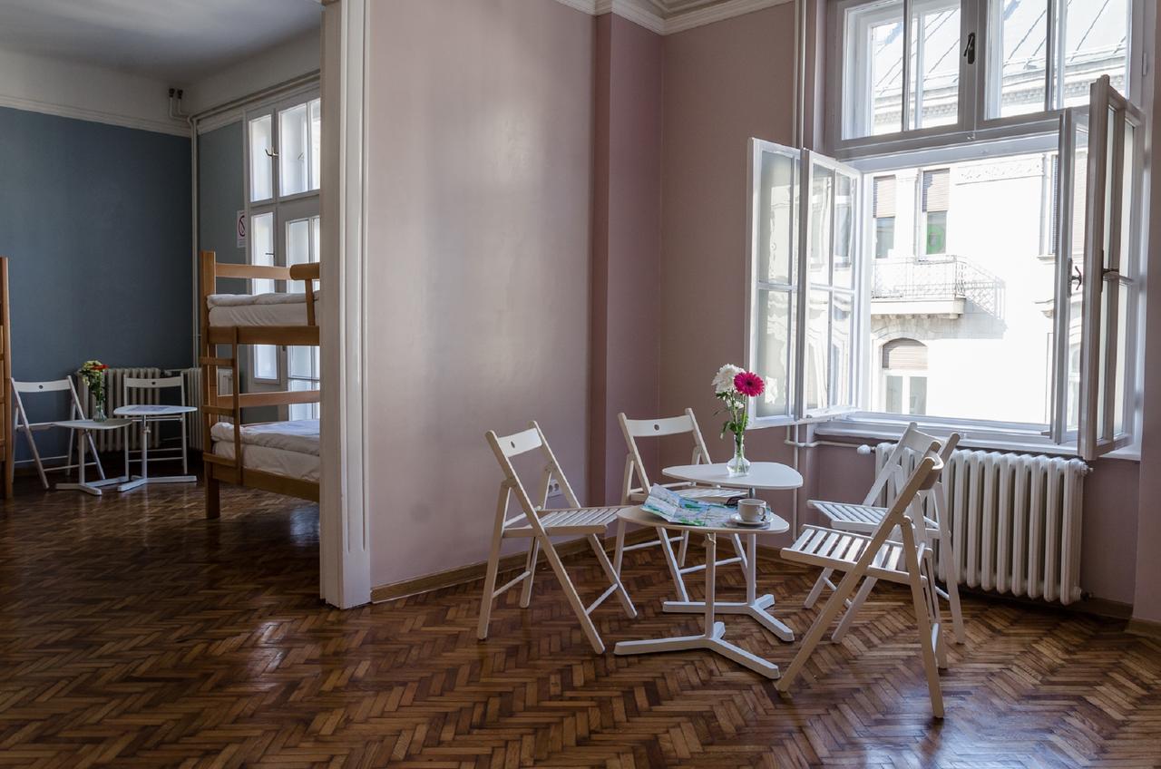 Roommates Hostel Beograd Eksteriør bilde