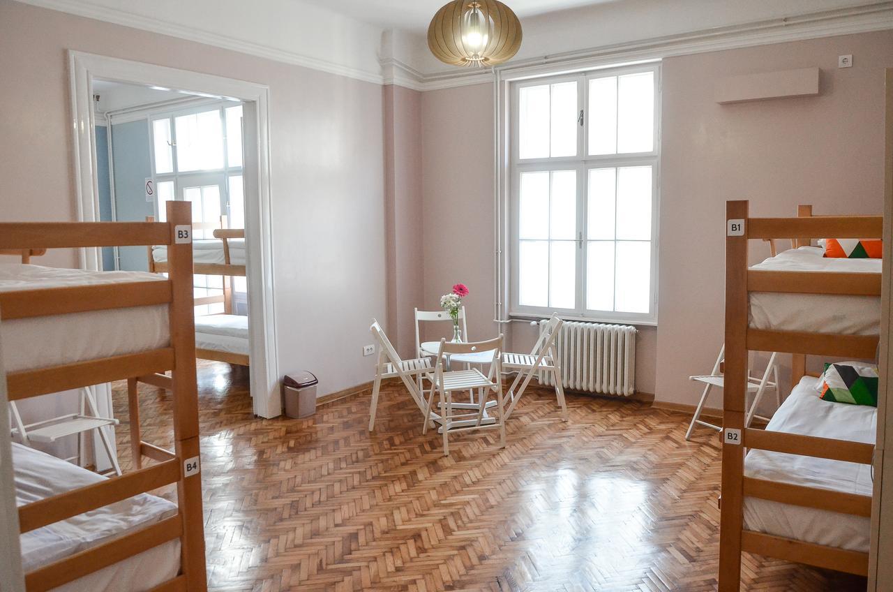 Roommates Hostel Beograd Eksteriør bilde